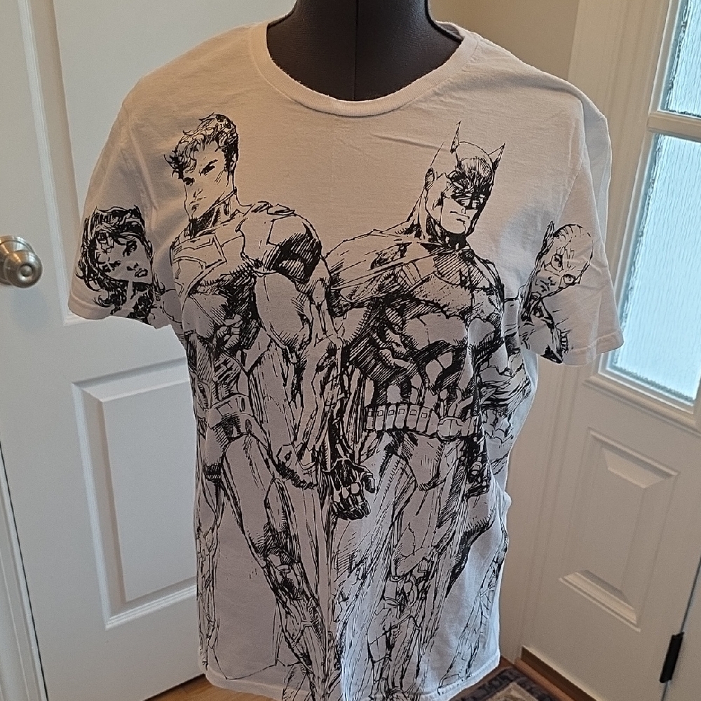 DC COLLECTION White Graphic Tee with Black Design